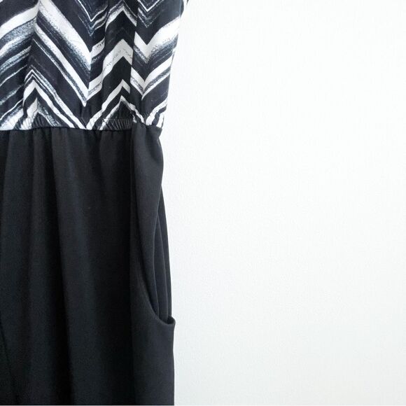 Bailey Blue Jumpsuit  Zig Zag Top Black Bottom Sleeveless Romper Women's S Belt - Picture 4 of 12